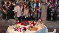 Romantis! Kulineran The Rock dan Istrinya yang Telah Dipacari 12 Tahun