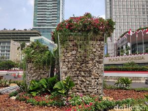 Gerindra DKI Puji Ornamen Batu di Bundaran HI: Bagus dan Kreatif