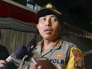 Massa AMPG Pro-Bamsoet Bertahan, Polisi Berjaga di Kantor DPP Golkar