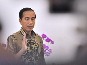Jenguk Wiranto, Jokowi Tiba di RSPAD