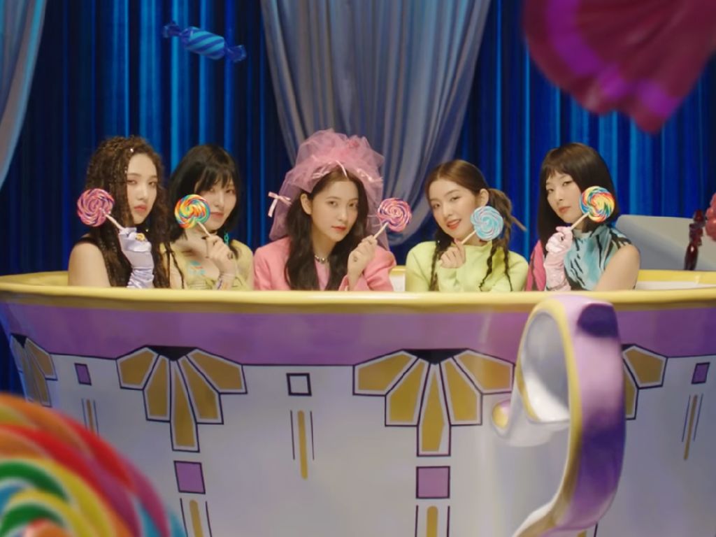 Red Velvet Dinobatkan Jadi Grup K-Pop Terbaik Red Velvet Dinobatkan Jadi Grup K-Pop Terbaik