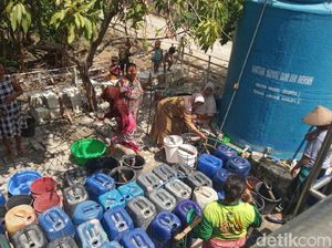 22 Desa di 12 Kecamatan Bojonegoro di Dropping Air Bersih Bergiliran