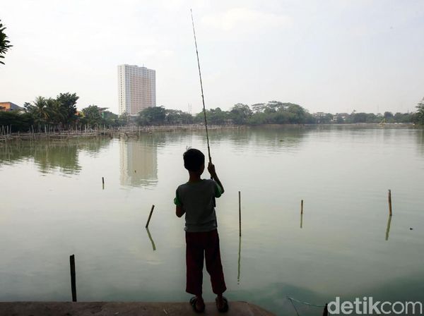 Melihat Aktivitas Warga di Situ Rawa Kalong yang Akan Direvitalisasi