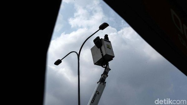 Lampu Jalan di Bekasi Diganti LED