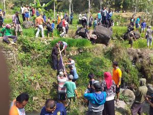 Sekdes PNS di Ngawi Ditemukan Tewas Mengambang di Sungai Sekdes PNS di Ngawi Ditemukan Tewas Mengambang di Sungai