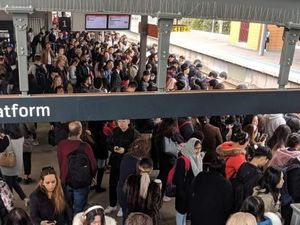 Ini Tak Seharusnya Terjadi di Negara Maju: Jaringan Kereta Sydney Terganggu