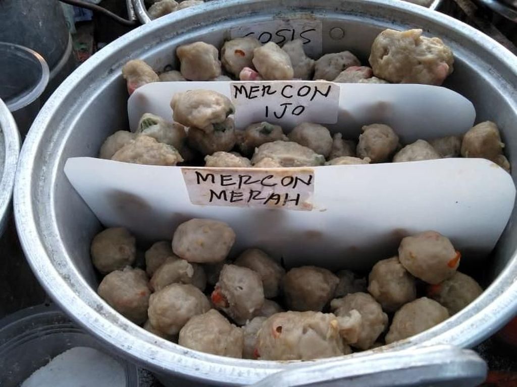 Bakso Prasmanan Arjuna : Mantap Jiwa! Pilih Bakso Suka-suka Harganya Mulai Rp 1.000 Bakso Prasmanan Arjuna : Mantap Jiwa! Pilih Bakso Suka-suka Harganya Mulai Rp 1.000