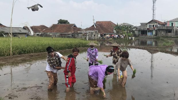 Dinar Candy dan ayahnya bertukar peran