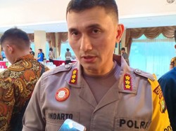 Polisi Cek CCTV Terkait Aksi Wanita Telanjang Dada di Mal Bekasi