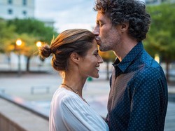 Sstt...Ciuman dengan Pasangan Ternyata Punya 4 Manfaat Tersembunyi Ini