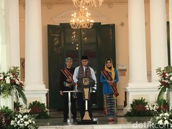 Buka Pameran Ikat Dunia, Anies: Stimulasi Para seniman