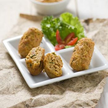 Mendol is one of the specialties of East Java (besides rawon and peanut tempeh). These foods made from soy tempeh too. Tempe mendol is widely found in Poor areas good for side dish or eaten as snacks.