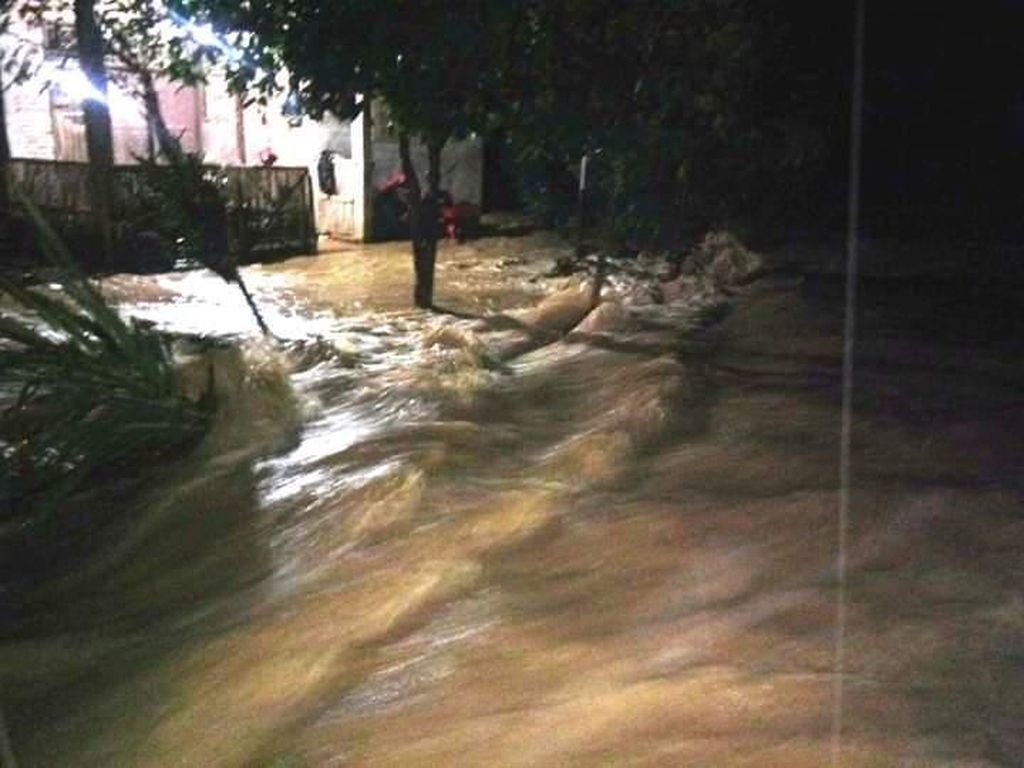 Hujan Deras, Desa di Bireun Aceh Banjir Hujan Deras, Desa di Bireun Aceh Banjir