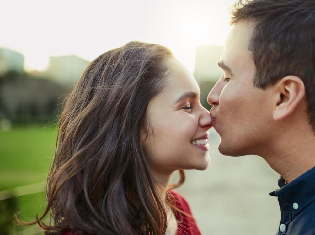 Apakah Ciuman di Depan Umum Bisa Dipidana di RKUHP? Ini Kata Tim Sosialisasi