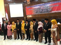 Bapak dan Anak Dilantik Jadi Anggota DPRD Magetan