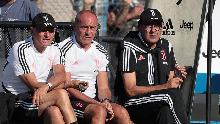Maurizio Sarri absen saat Juventus hadapi Parma dan Napoli. Posisinya diisi sang asisten (Emilio Andreoli/Getty Images) Maurizio Sarri absen saat Juventus hadapi Parma dan Napoli. Posisinya diisi sang asisten (Emilio Andreoli/Getty Images)