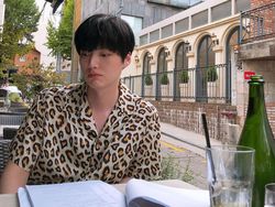 Akibat Skandal Cerai, Ahn Jae Hyun Tampak Terisolasi di Lokasi Syuting