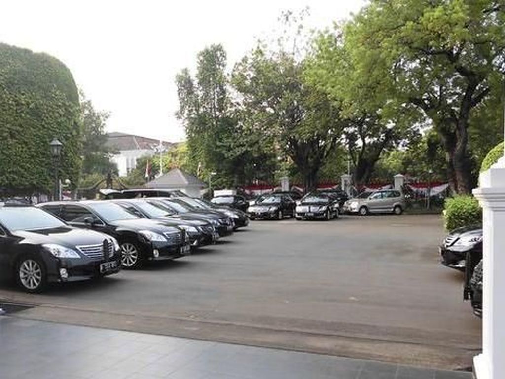 Menteri Jokowi Memang Butuh Mobil Baru Demi Kelancaran Kerja Menteri Jokowi Memang Butuh Mobil Baru Demi Kelancaran Kerja