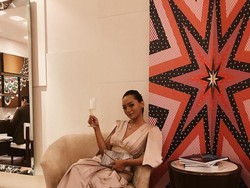 Asmara Abigail Tinggalkan Teman yang Menghina Kulit Eksotisnya