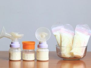 Benarkah ASI Bisa Obati Mata Bayi Belekan? Ini Kata Pakar Laktasi Benarkah ASI Bisa Obati Mata Bayi Belekan? Ini Kata Pakar Laktasi