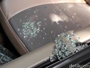 Kaca Mobil Pj Kades Kuansing Riau Dipecah, Dana Desa Rp 190 Juta Raib Kaca Mobil Pj Kades Kuansing Riau Dipecah, Dana Desa Rp 190 Juta Raib