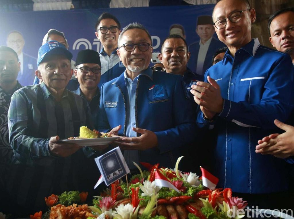 Zulhas Janji Tak Minta Menteri, Amien Rais Tak Khawatir Lagi Zulhas Janji Tak Minta Menteri, Amien Rais Tak Khawatir Lagi
