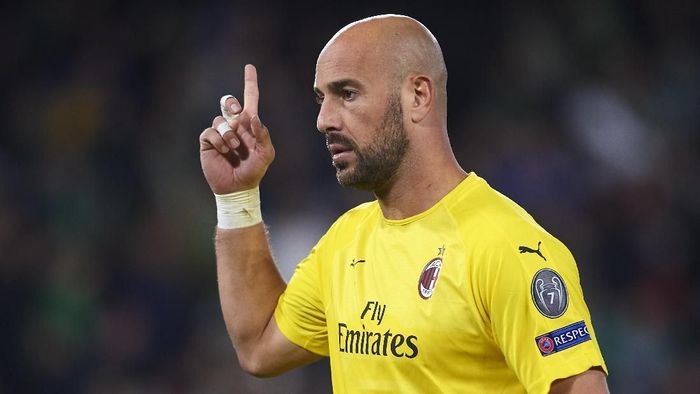 Pepe Reina merasa kembali seperti pesepakbola usai gabung Aston Villa (Foto: Aitor Alcalde/Getty Images)