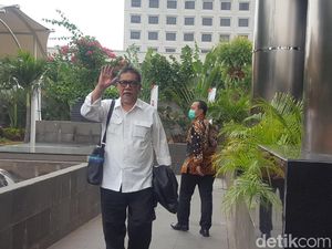 Deddy Mizwar Penuhi Panggilan KPK, Mengaku Tak Tahu Soal Iwa Karniwa Deddy Mizwar Penuhi Panggilan KPK, Mengaku Tak Tahu Soal Iwa Karniwa