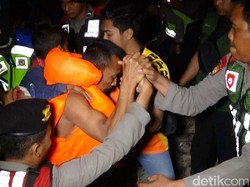 KNKT Terus Cari Bukti Awal Penyebab Kebakaran KM Santika Nusantara