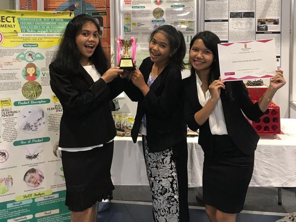 Di Balik Viral Akar Bajakah, Siswa-siswa Ini Juga Ciptakan Herba Anti Nyamuk Di Balik Viral Akar Bajakah, Siswa-siswa Ini Juga Ciptakan Herba Anti Nyamuk