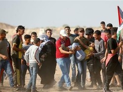 Bentrok dengan Pasukan Israel di Gaza, Hampir 130 Warga Palestina Terluka