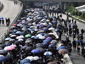 Hong Kong Masih Bergejolak, China Tak Mau Melunak