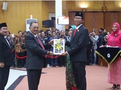 DPRD Kota Surabaya Lantik 50 Anggota Baru Periode 2019-2024