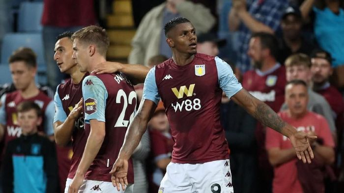 Aston Villa raih kemenangan pertama musim ini usai kalahkan Everton 2-0 (Carl Recine/Reuters)