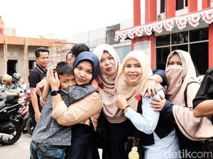 Bebas Penjara, Emak-emak Pepes: Lebih Hati-hati Pakai Medsos Bebas Penjara, Emak-emak Pepes: Lebih Hati-hati Pakai Medsos