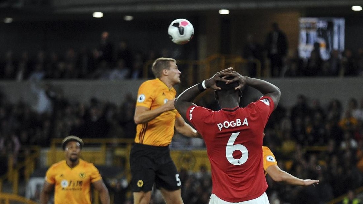 Paul Pogba tidak bisa mengemban tugas sendirian di lini tengah Manchester United (AP Photo/Rui Vieira)
