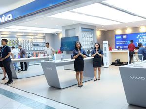 vivo dan Erajaya Group Resmikan 10 vivo Store di Semarang