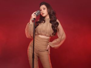 Usai Delon, Putri Juby Bicara soal Kedekatannya dengan Hotman Paris