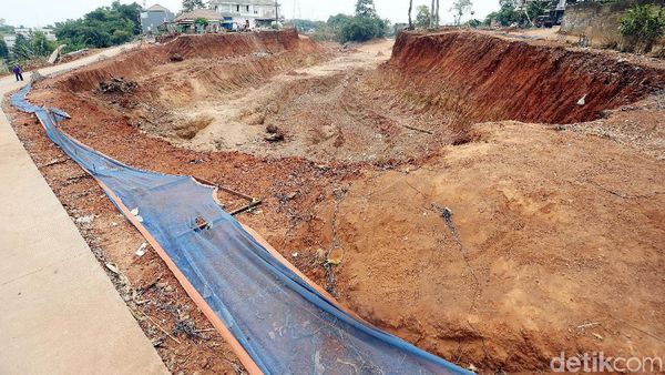 Perumahan di Cileungsi Rata Digusur Tol