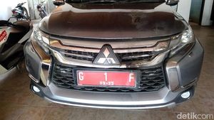 Begini Kondisi Mobil SUV Dinas Bupati Tegal yang Dibakar Orang Tak Dikenal