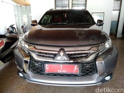 Mobil Dinas Bupati Tegal Dibakar OTK, Sopir: Pelakunya 1 Orang