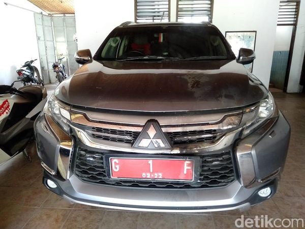 Begini Kondisi Mobil SUV Dinas Bupati Tegal yang Dibakar Orang Tak Dikenal