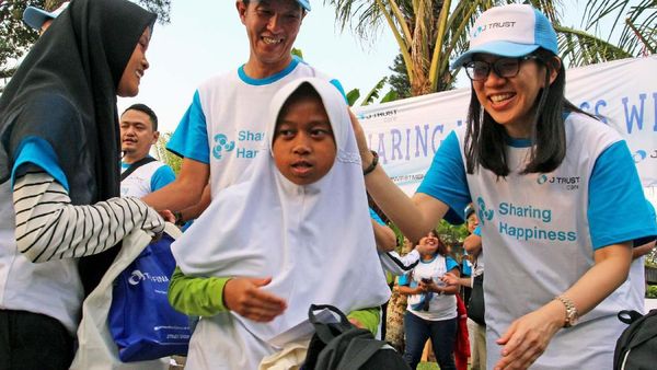 Beri Secuil Harapan untuk Anak Yatim