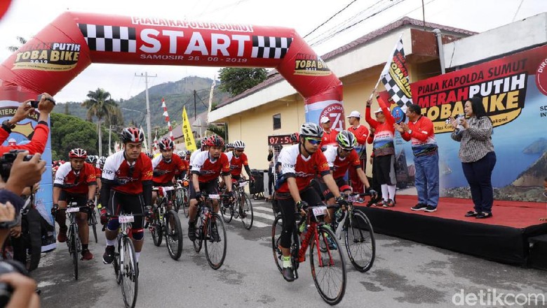 Promosikan Danau Toba, Polda Sumut Gelar Merah Putih Toba Bike 2019