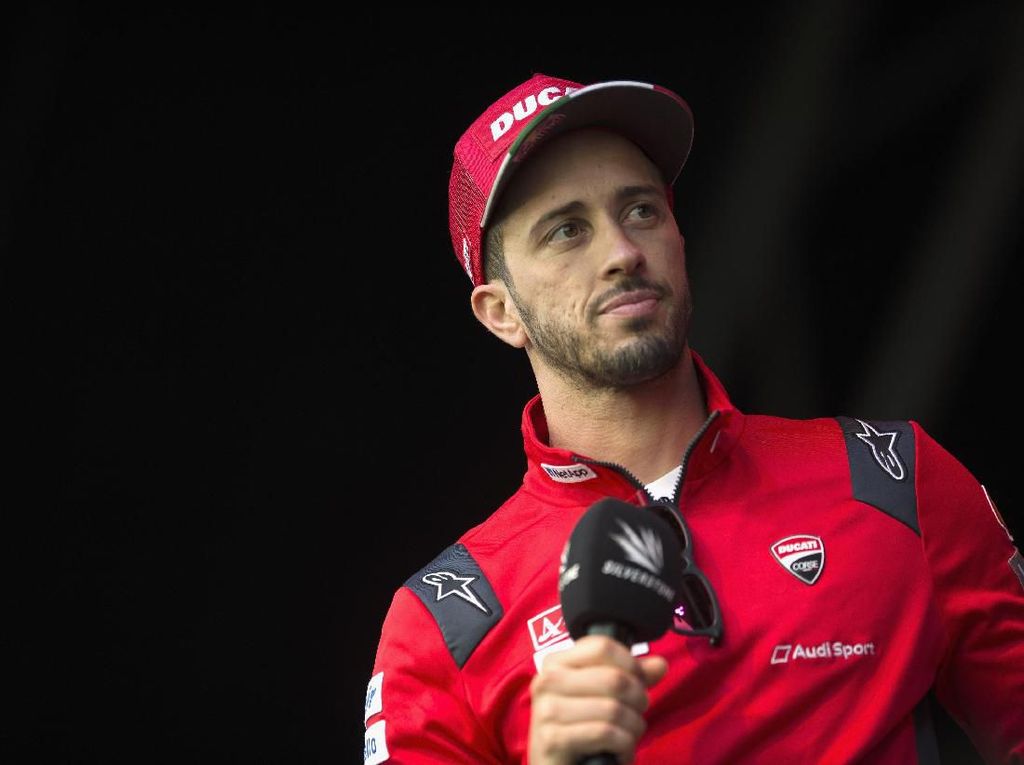 Crash Hingga Sempat Hilang Ingatan, Dovizioso Dibawa ke Rumah Sakit Crash Hingga Sempat Hilang Ingatan, Dovizioso Dibawa ke Rumah Sakit