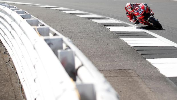 Andrea Dovizioso bernasib sial di MotoGP Inggris.