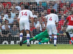 MU mendapatkan penalti pada menit ke-68. Scott McTominay dilanggar oleh pemain belakang Palace saat melakukan penetrasi. Rashford menjadi eksekutor, gagal memasukkan bola ke gawang. Reuters/Paul Childs.