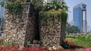 Potret Batu Karang yang Ada di Instalasi Gabion Bundaran HI
