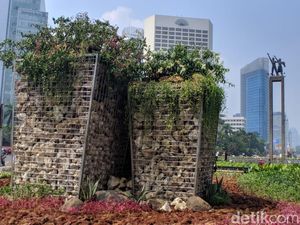 Potret Batu Karang yang Ada di Instalasi Gabion Bundaran HI