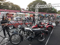 Motor dan Mobil Antik Padati Yogyakarta